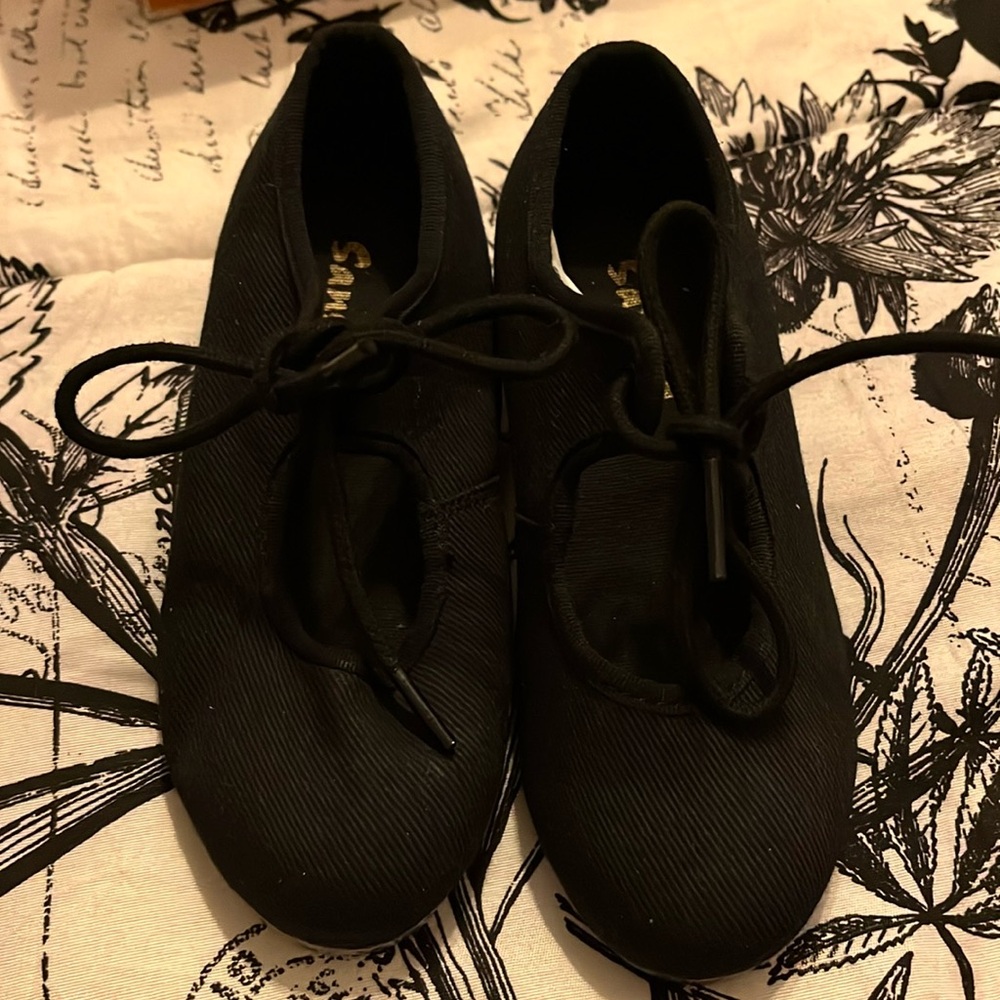 Black tap shoes for girls box says 12m but was too small for my daughter.